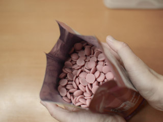 9、绵绵脆巧奶油包,就是粉粉的巧克力。味道是奶味蔓越莓,口感就是巧克力的口感,对我来说非常甜。