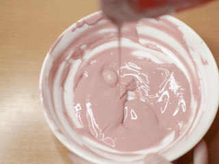 12、绵绵脆巧奶油包,每次加热10秒,搅拌均匀。