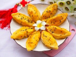 14、香甜软糯的芋泥肉松酥,成品。