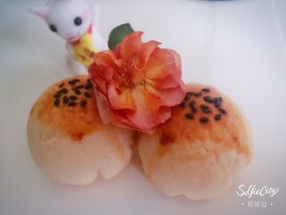 35、没错，高筋粉也能做蛋黄酥,上个最后的成品图