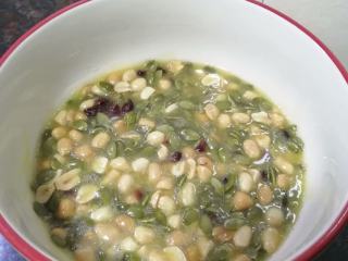 12、春节伴手礼~~网红糯米船,迅速搅拌均匀