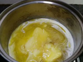 10、春节伴手礼~~网红糯米船,中小火,慢慢煮至全部材料融化