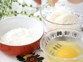 9、黄金鱿鱼圈,这时候准备好材料