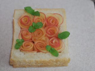 13、苹果花土司盒,放上薄荷装饰