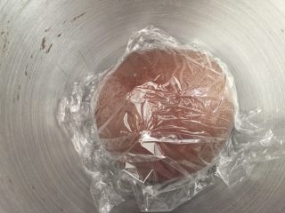 8、大蘑菇头面包,盖保鲜膜进行一发