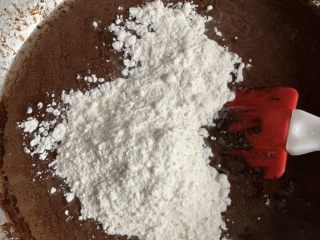 7、巧克力????cake,巧克力糊里放低筋面粉