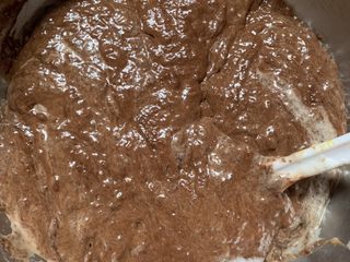 11、巧克力????cake,翻拌均匀