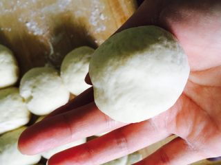 14、花朵面包,把口捏紧冲下