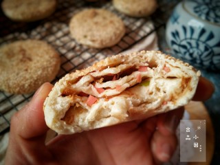 28、香麻饼,不烫之后趁热吃，外酥脆，内松软。