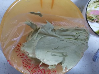 20、抹茶奶油杯子蛋糕????,装入裱花袋