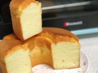 13、淡奶油戚风蛋糕,奶味十足，非常细腻柔软！