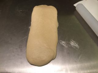 8、绵绵吐司（直接法）, 再次上下擀成牛舌状