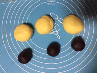 8、最爱豆沙甜圈圈,红豆沙馅约每个25克