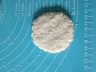 14、苹果饼,收口，表面蘸上白芝麻