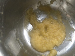 13、毛毛虫面包,搅拌成无颗粒立即关火