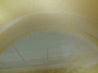 7、花生酱,在锅里把油烧热,烧到为微微冒烟,然后放凉备用。