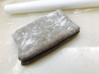 10、网红脏脏包,第三次对折、擀开