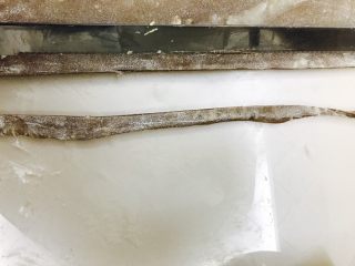 12、网红脏脏包,把四边不整齐的地方切掉