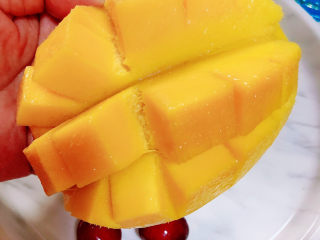 16、平底锅舒芙蕾,选自己喜欢的水果搭配。