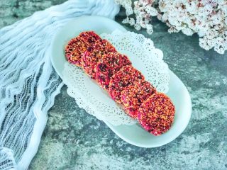 20、万紫千红香蕉紫薯燕麦饼,美美的拍一张照片！好好享用美味吧！