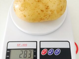 5、黑椒土豆小面包,发酵的过程准备土豆馅