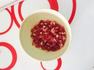 7、黑椒土豆小面包,腊肠切小粒粒