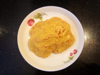 7、花生酥饼,7.揉搓均匀,揉成团