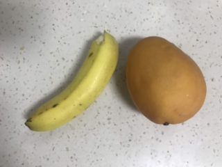 11、香蕉芒果披萨????,准备香蕉和芒果