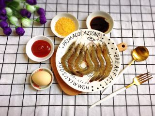 1、家有烤箱.蝴蝶虾,准备好材料