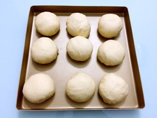 11、原味餐包,再次发酵两倍大