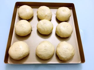 13、原味餐包,撒上白芝麻