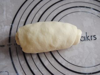 10、酸奶土司,卷起