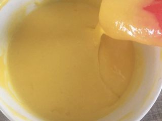 5、博文的甜甜圈,一点点加蛋液搅拌均匀