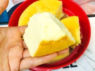 23、酸奶芝士蛋糕,口感酸香，奶香浓郁