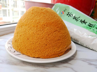 8、冰雪奇缘蛋糕,出炉倒扣晾凉再脱模，