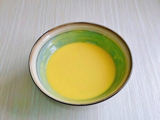 8、棉花蛋糕&不开裂不回缩方子,充分翻拌均匀，放旁边备用。