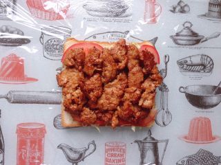 17、日式鸡胸肉蛋三明治,放上鸡胸肉