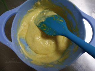 11、胡萝卜酸奶蛋糕,切拌均匀