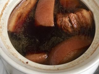 32、煲一锅好卤➕香卤牛肉,煮好的卤肉可以泡在卤水中，多泡几小时，更入味