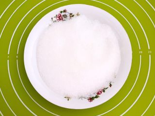 4、宝宝健康食谱 蛋黄动物饼干,细砂糖90克