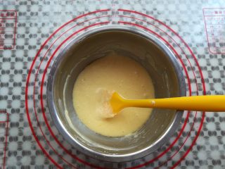 8、奶黄小餐包,混合到没有干粉的状态