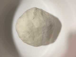 6、紫薯甜饼,接着揉搓成光滑面团