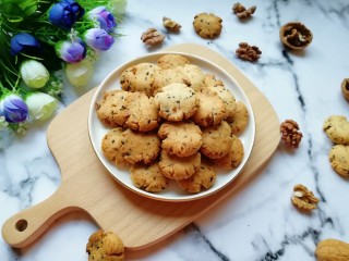 15、芝麻核桃一口酥,香酥可口。