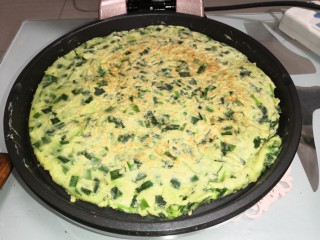 8、鸡蛋韭菜饼,2-3分钟翻面