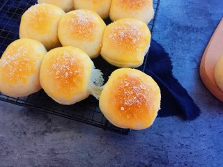 18、椰蓉牛奶小面包,松软拉丝