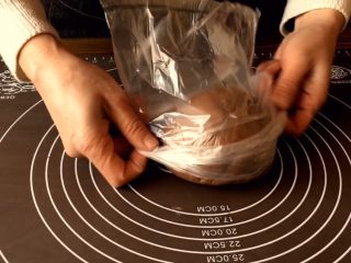 5、网红脏脏包,放入冰箱冷藏半小时