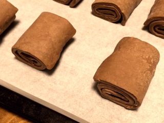 15、网红脏脏包,在28度的温度下发酵到1.5倍大