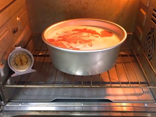 19、双色戚风蛋糕,烤箱预热至150度，烤制40分钟。