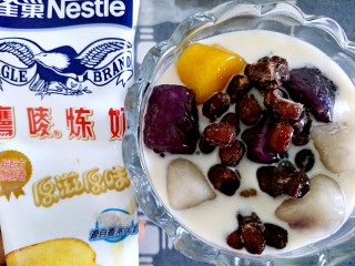 11、三色芋圆   鲜芋仙,加入椰浆和炼乳，喜欢牛奶酸奶口感的都可以加