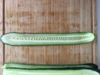 7、沙拉花束,取一条从头开始卷